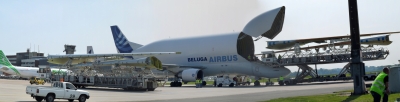 Beladung des Airbus Beluga 2