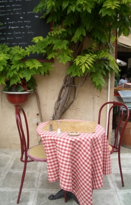 Kleines Café in Gordes