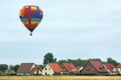 Heißluftballon über Altefähr