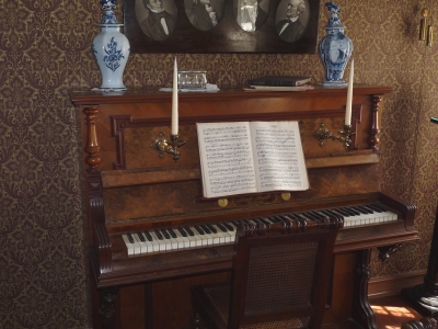 Schönes altes Klavier