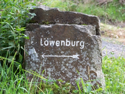 Wegweiser Löwenburg Siebengebirge