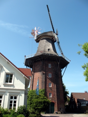 Aurich Windmühle seiltich