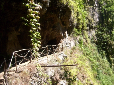 Höhlengang an den Levadas-Madeira