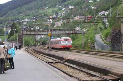 Ein Plausch auf dem Bahnhof von Voss
