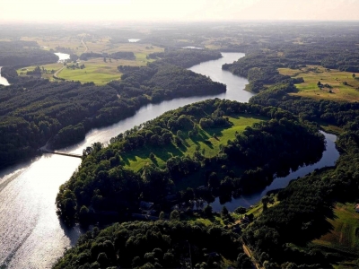 Flusslauf & Wälder - Luftaufnahme