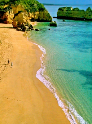 Strandspaziergang bei Lagos, Algarve, Portugal