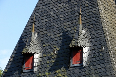 Burg Eltz, Dachgaubenfenster