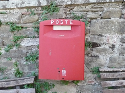 Briefkasten in rot