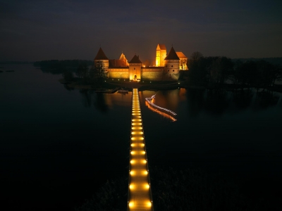 romantisches Schloss - Nachts - Luftbild