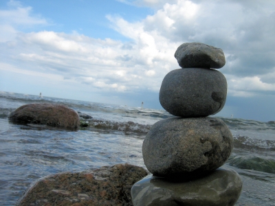 4 heilige Steine am Strand