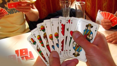 Beim Kartenspiel