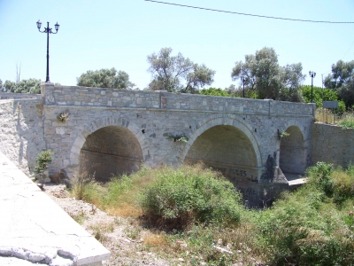 Samos, Alte Steinbrücke