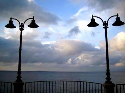 Laternen an der Strandpromenade von Sliema/Malta