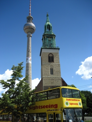 St. Marienkirche, Fernsehturm und Sightseeing-Bus