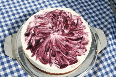 Torte mit Heidelbeersoße