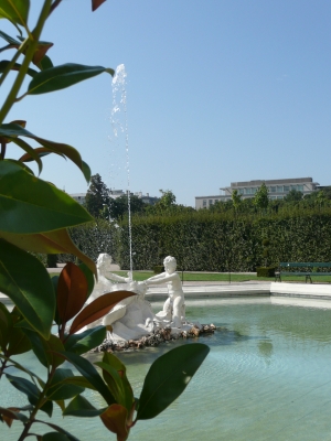 Springbrunnen im Schlosspark Belvedere 02