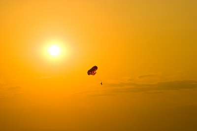 Allein neben der Sonne