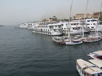 Kreuzfahrtschiffe auf dem Nil