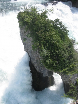 Fels im Wasserfall