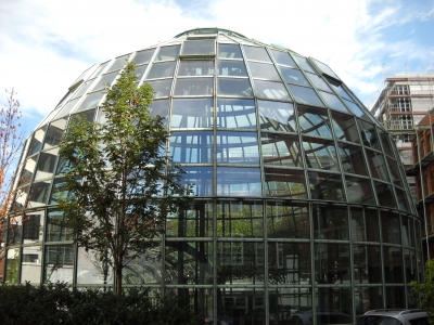 Hamburg - Außenansicht einer Glaskuppel im Hanse-Viertel  (Große Bleichen)