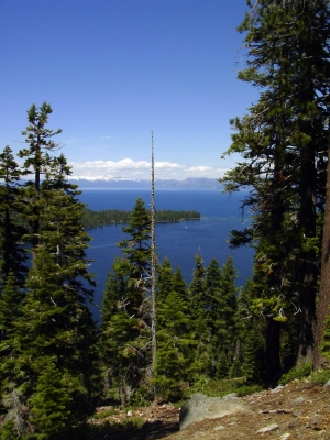 Lake Tahoe von der californischen Seite gesehen
