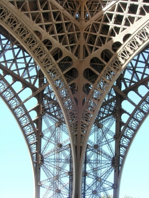 Eiffelturm - Detailaufnahme des filigranen Stahlkolosses - 2 -