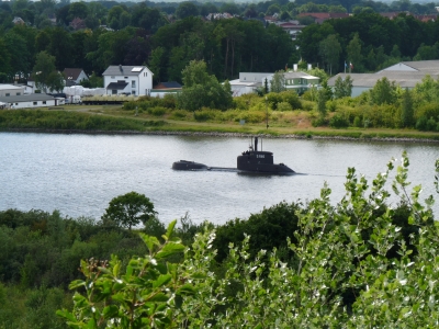 Ein U-Boot im Nord-Ostsee-Kanal