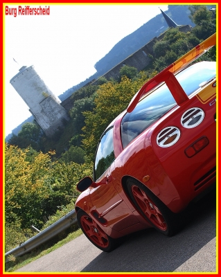 Corvette an der Burg Reifferscheid