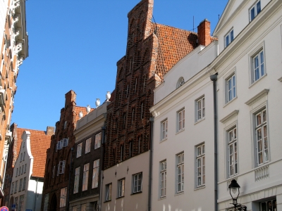 Häuserfronten aus einer Lübecker Gasse