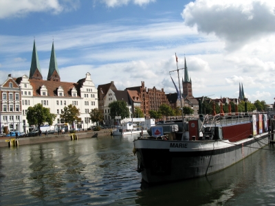 Blick auf die Türme der Stadt Lübeck