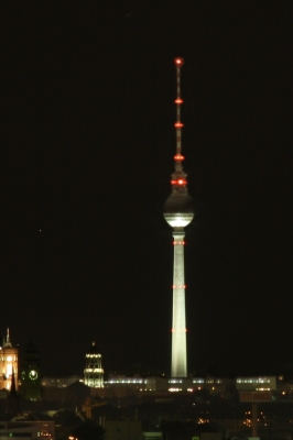 Berliner Spargel bei Nacht