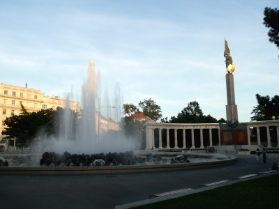 Russen-Denkmal am Schwarzenbergplatz in Wien 03