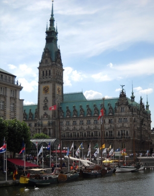 Hamburg - Alsterfleet mit Rathaus