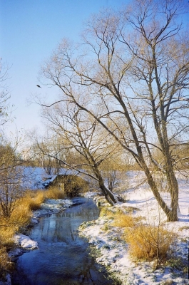 Fluss im Schnee von RENOLO.DE