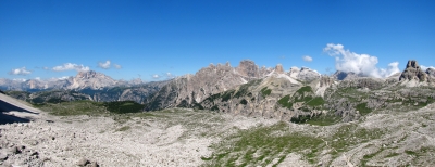 Dolomiten | UNESCO Weltanturerbe: Eine Panoramaaufnahme der Dolomiten.