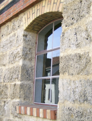 Fenster an Fachwerkgebäude