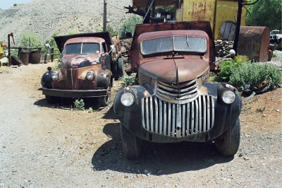 Rostende Oldtimer Trucks in Arizona,