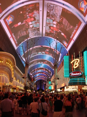 Fremont Street Experience in Las Vegas am Abend