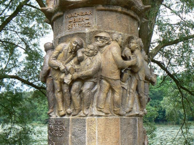 Nachbarbier-Brunnen in Dahlenberg (Dübener Heide) 2