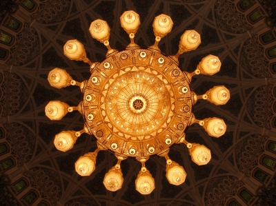 Kronleuchter in der Großen Moschee in Maskat/Oman