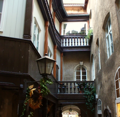 Sanierter und restaurierter Hinterhof in der Altstadt von Meissen