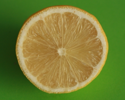 Die Zitrone auf GRÜN