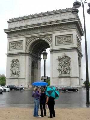 Paris - L'Arc de Triomphe im Regen