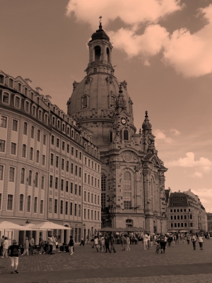 Dresdner Frauenkirche in Sepia