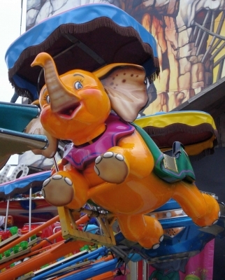 Oktoberfest Kinderkarussell Dumbo