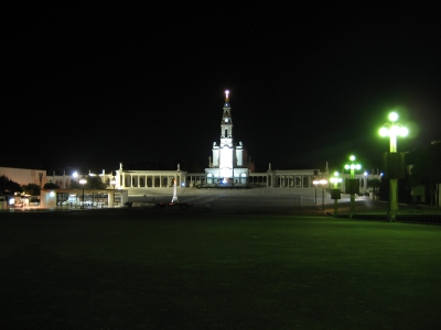 Fatima Basilica Antiga Kathedrale bei Nacht