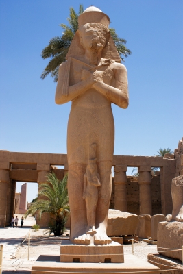 Statue Ramses II. und seiner Tochter Merit-Amun