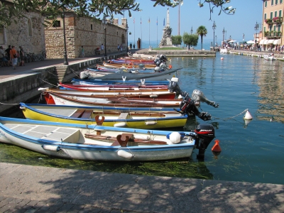 Gardasee - Der kleine Hafen von Lazise