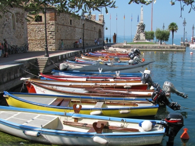 Gardasee - Der kleine Hafen von Lazise
