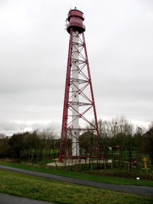 Campen Leuchtturm vom Deich aus gesehen